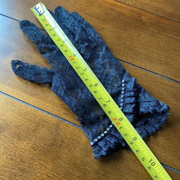 Vintage Black Lace Wrist-Length Gloves with Rhinestones and Ruffle Size 6/6.5 - Picture 5 of 5